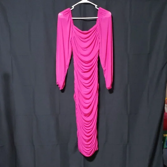 Elegant Pink/Fuschia Women's Ruched Bodycon Dress.  Size: Medium - Picture 6 of 7